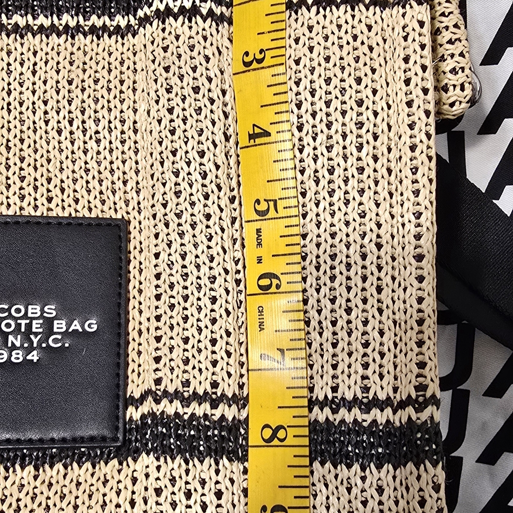Marc Jacobs Black and Tan Geometric Tote. Cute bag for fall! - Picture 13 of 13